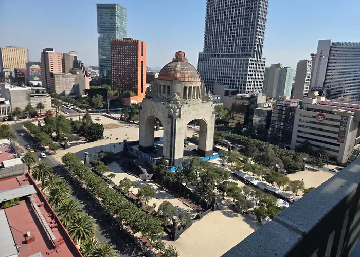 Despierta Frente Al Monumento A La Revolución * México DF